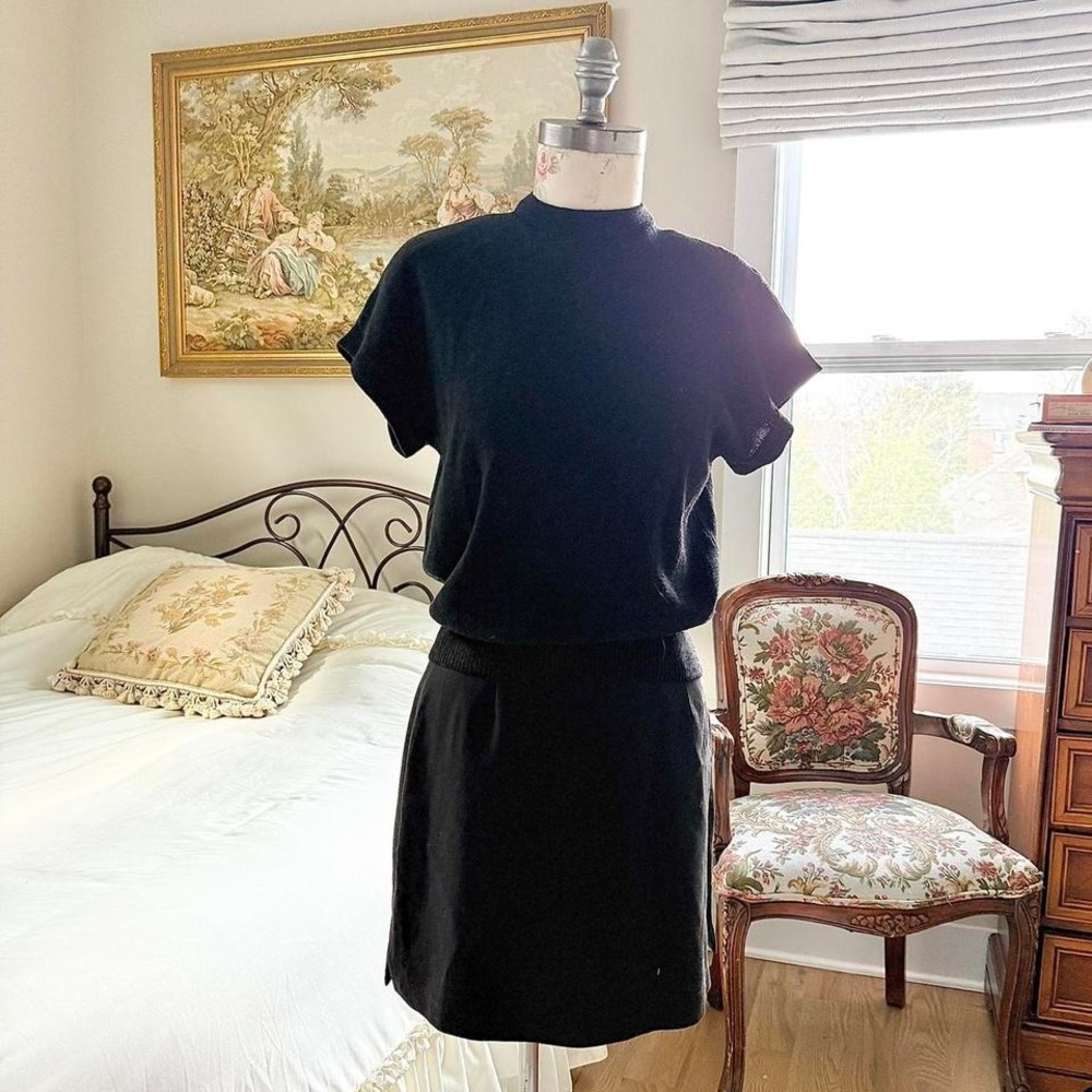 black‎ knit top St John size medium